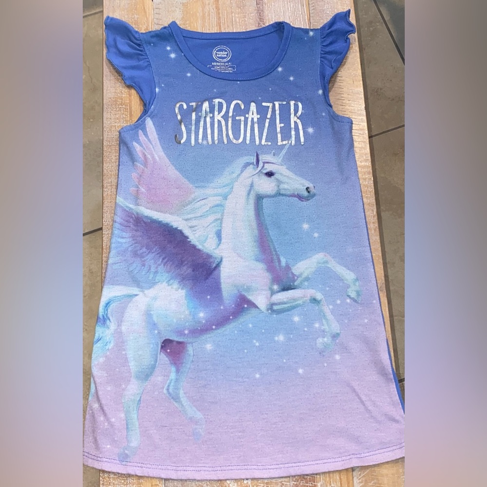Girls unicorn nightgown. 4-5T
